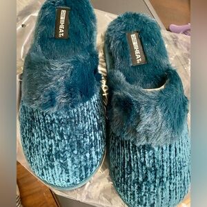 Women’s Plush Teal Chenille Slippers NWT